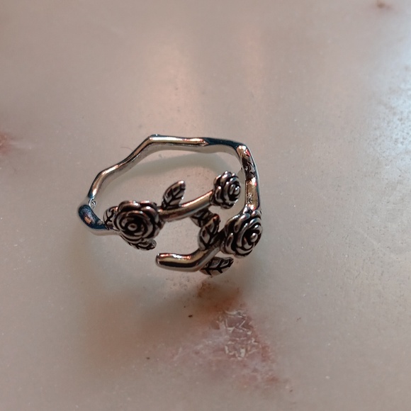 Ring s 9 real Sterling silver stamped 925 comes with a gift box - Picture 3 of 3